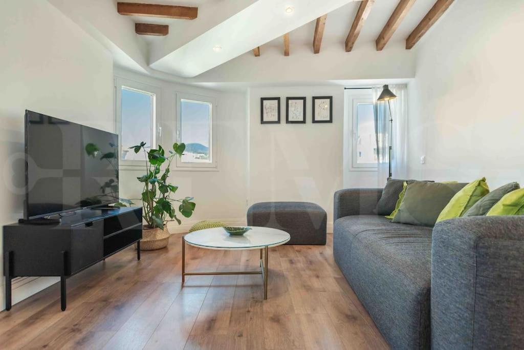 Modern Apartment Next To The Cervantes Theatre By Rems Málaga Exterior foto