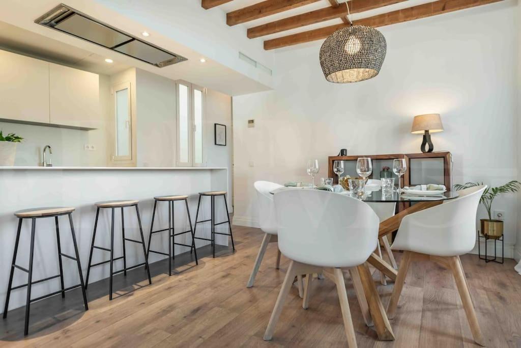Modern Apartment Next To The Cervantes Theatre By Rems Málaga Exterior foto